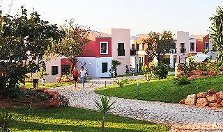 Hotel Vitors Village Apartmentos 4*